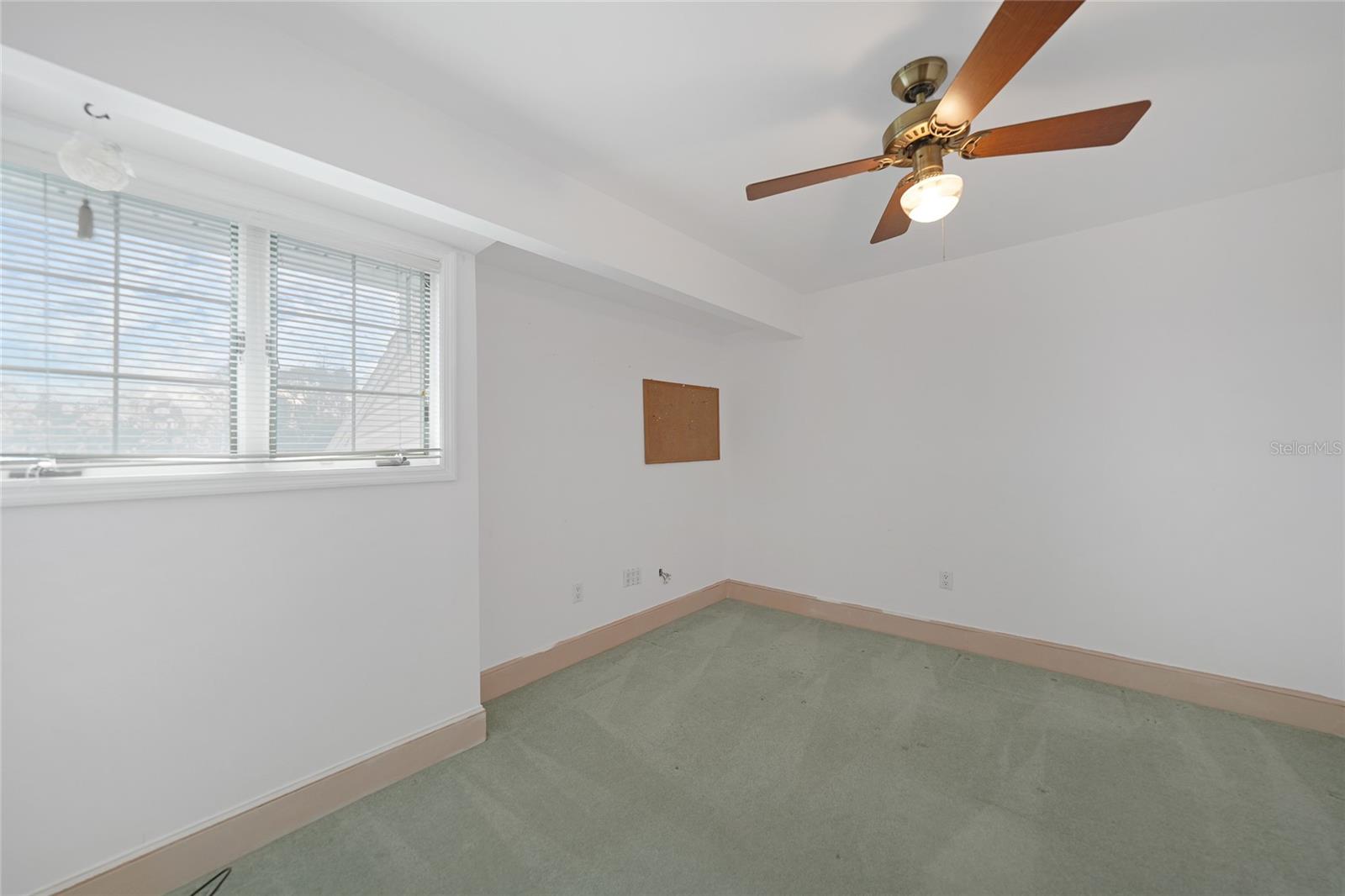 Image 37 of 50 For 24358 Kingsway Circle