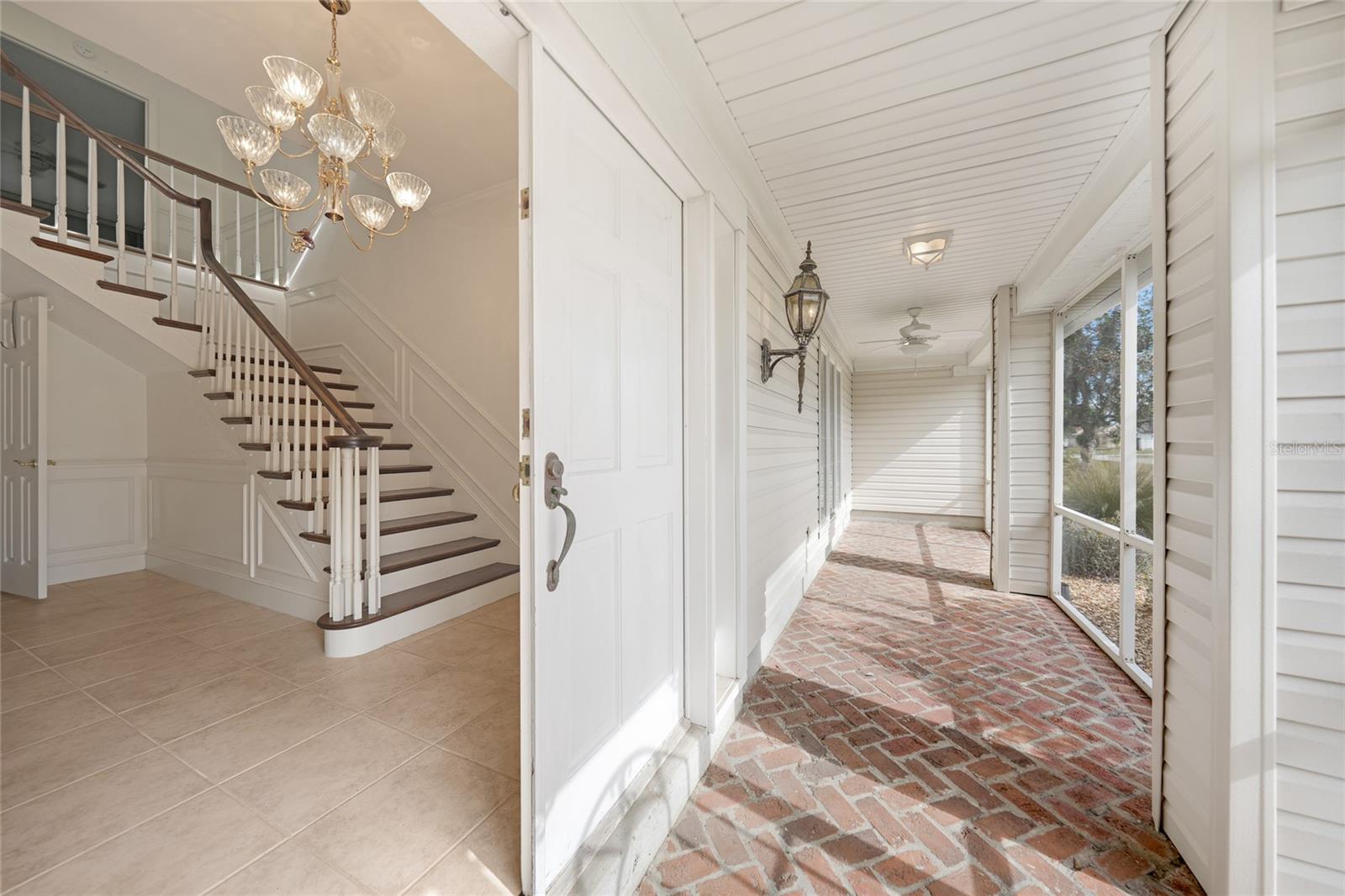 Image 5 of 50 For 24358 Kingsway Circle