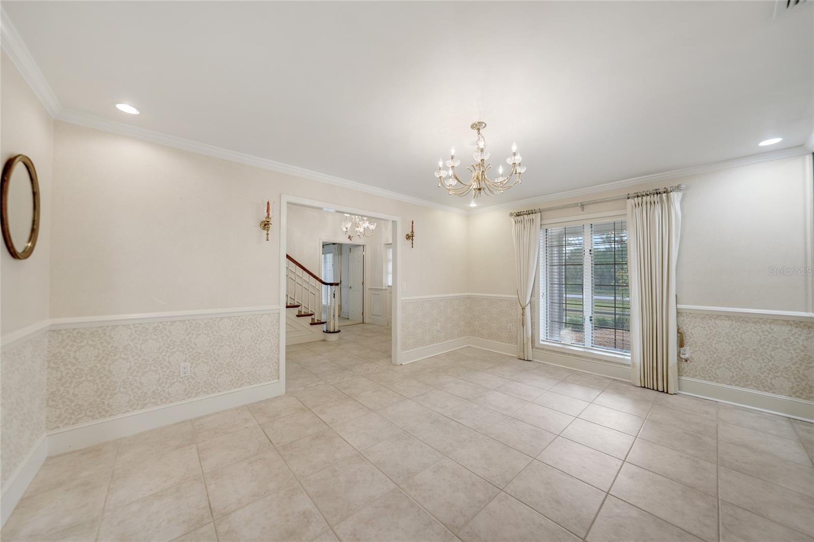 Image 9 of 50 For 24358 Kingsway Circle