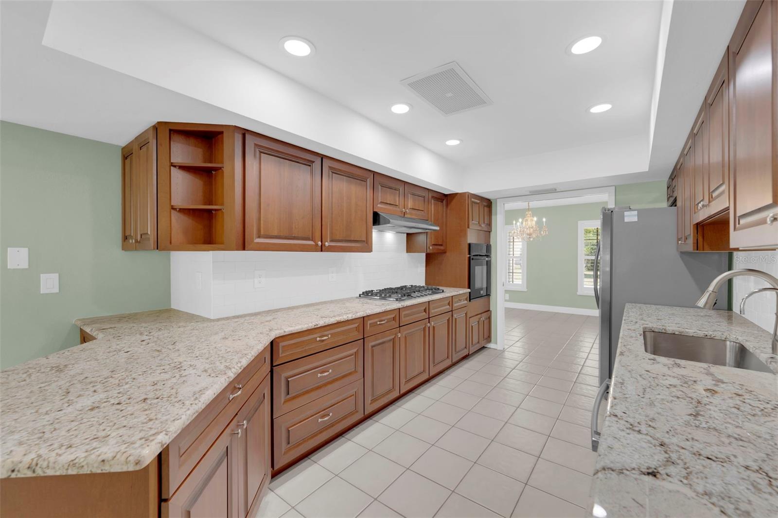 Image 12 of 47 For 13388 Journeys End