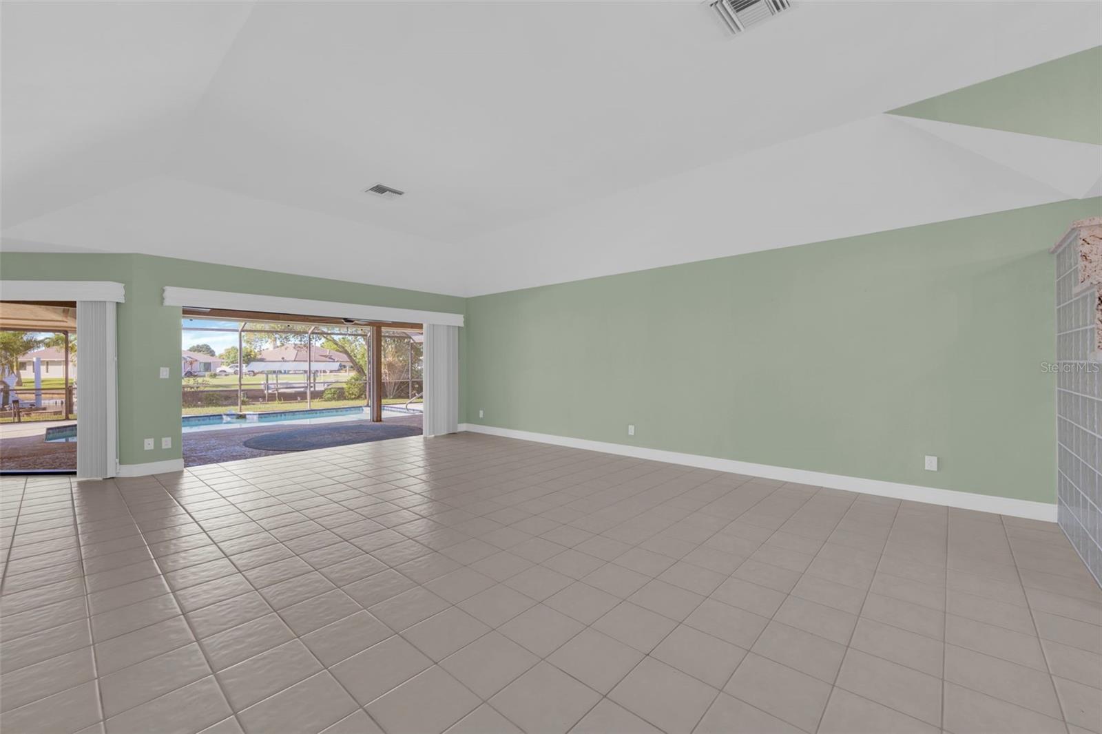 Image 16 of 47 For 13388 Journeys End