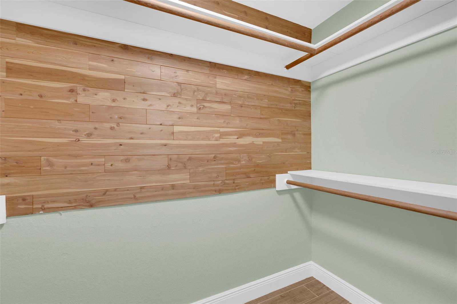 Image 23 of 47 For 13388 Journeys End