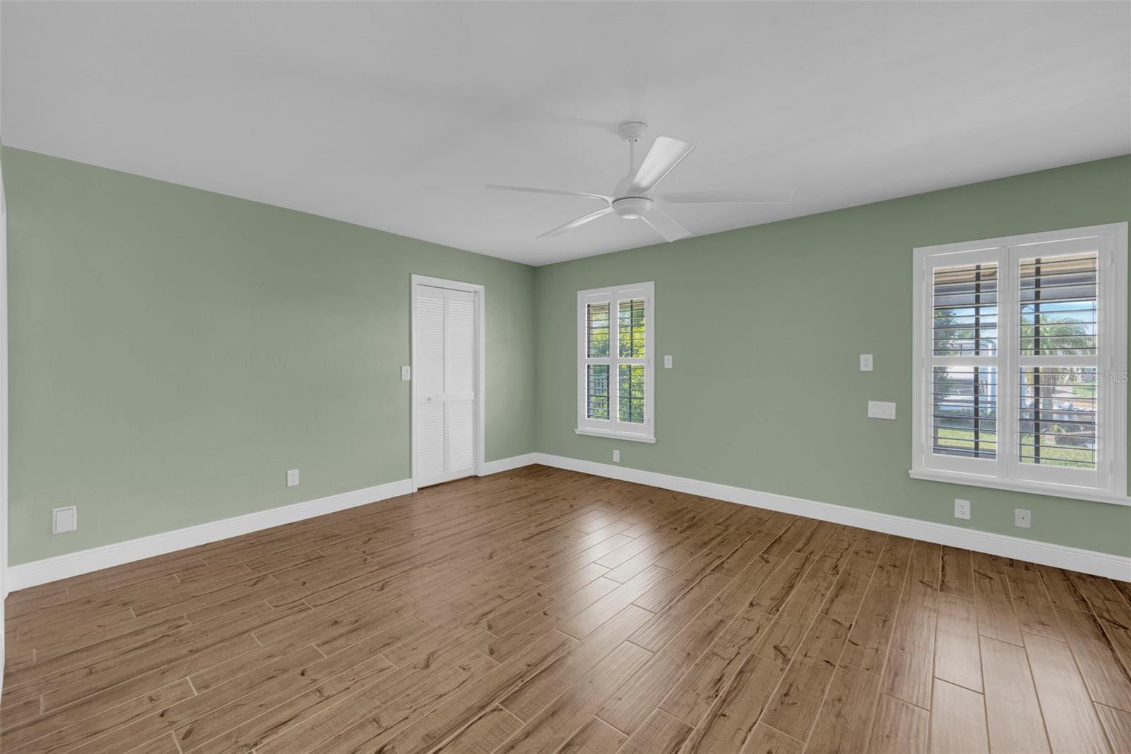 Image 24 of 47 For 13388 Journeys End