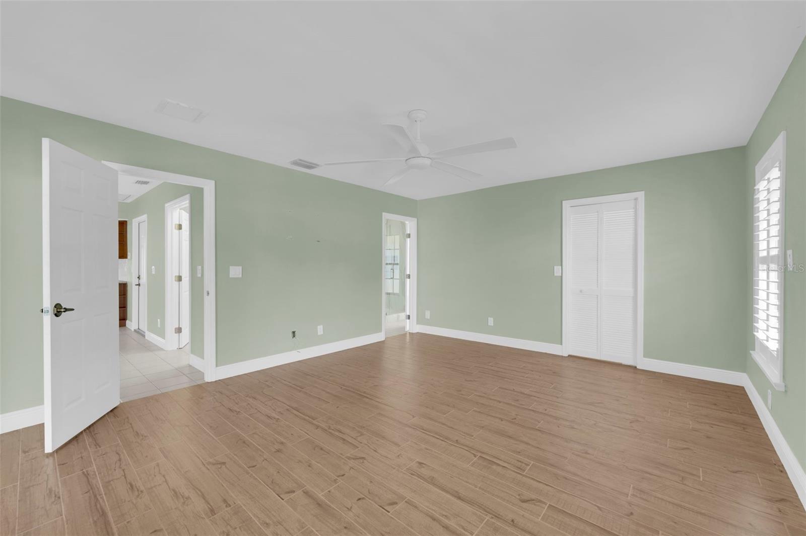 Image 25 of 47 For 13388 Journeys End