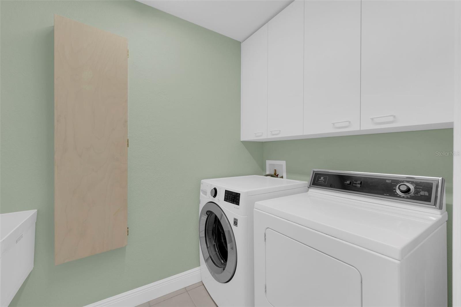 Image 30 of 47 For 13388 Journeys End