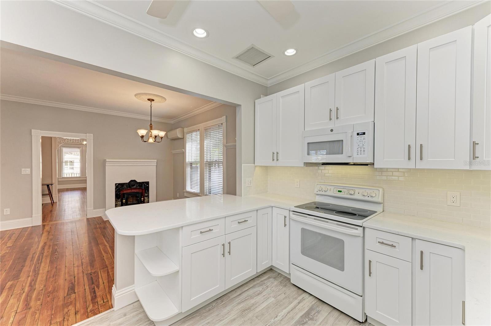 Image 31 of 79 For 123 Gill Street