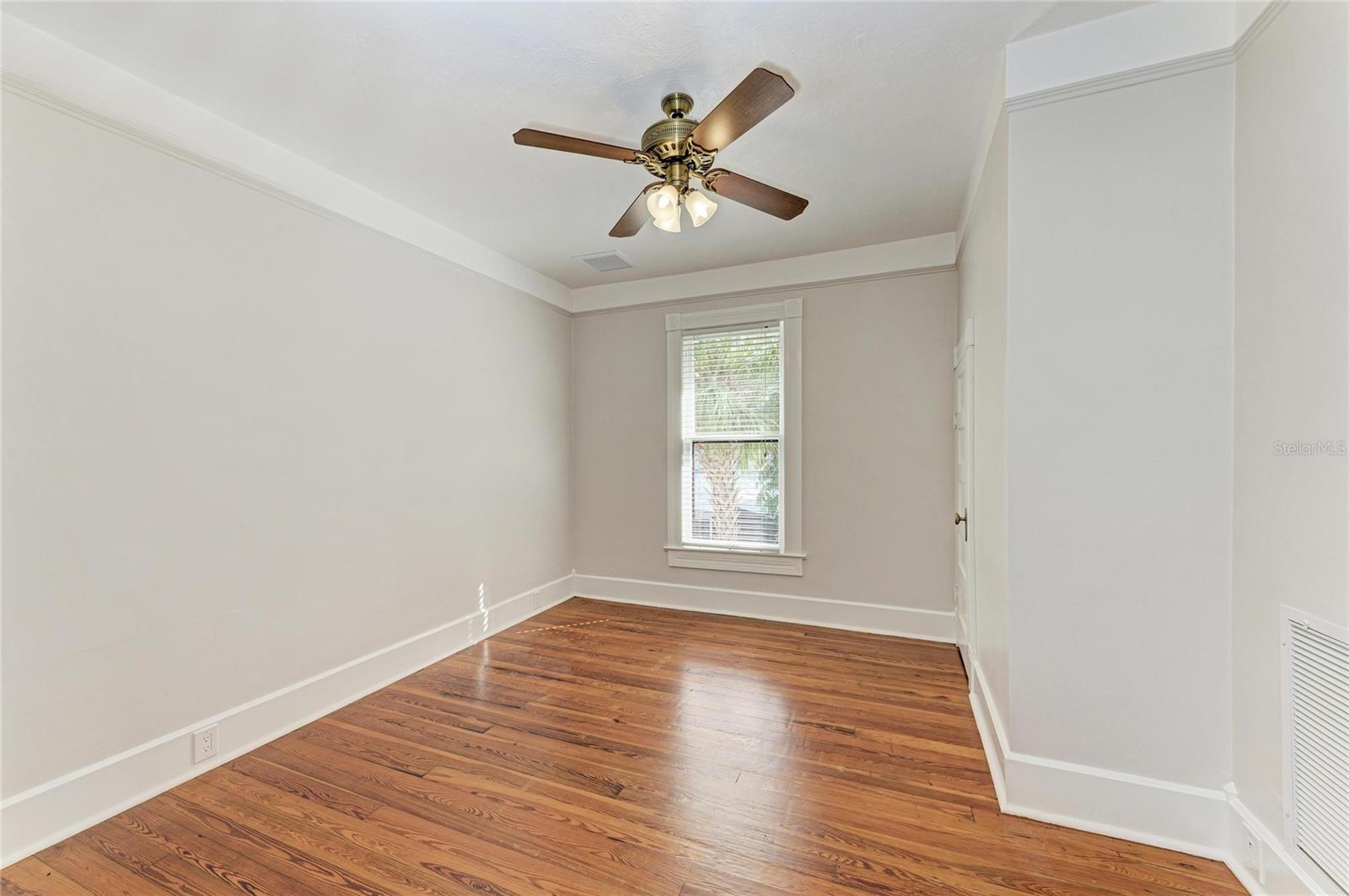 Image 40 of 79 For 123 Gill Street