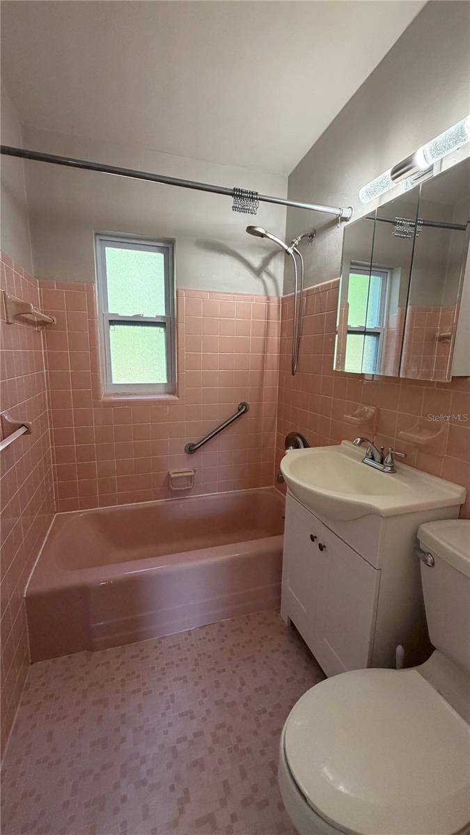 Image 11 of 13 For 21488 Olean Boulevard