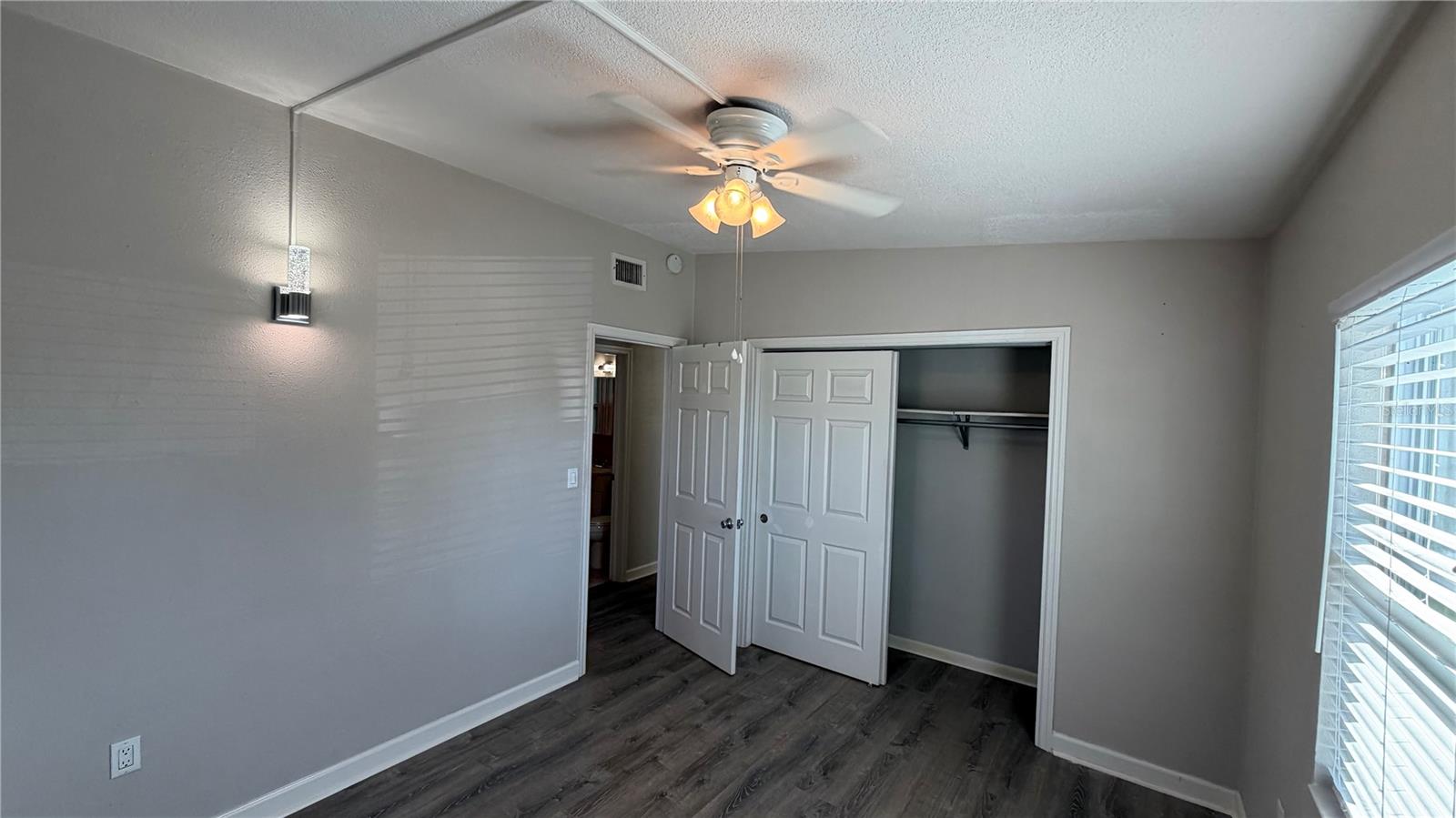 Image 7 of 13 For 21488 Olean Boulevard