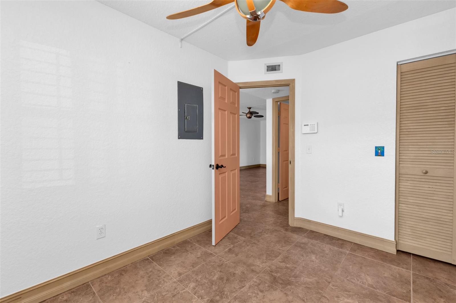 Image 13 of 30 For 25050 Sandhill Boulevard 5a2