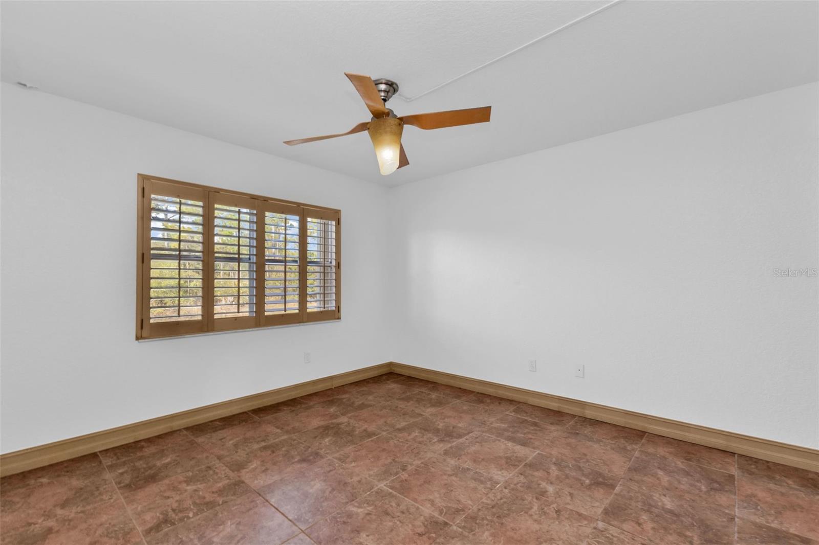 Image 16 of 30 For 25050 Sandhill Boulevard 5a2