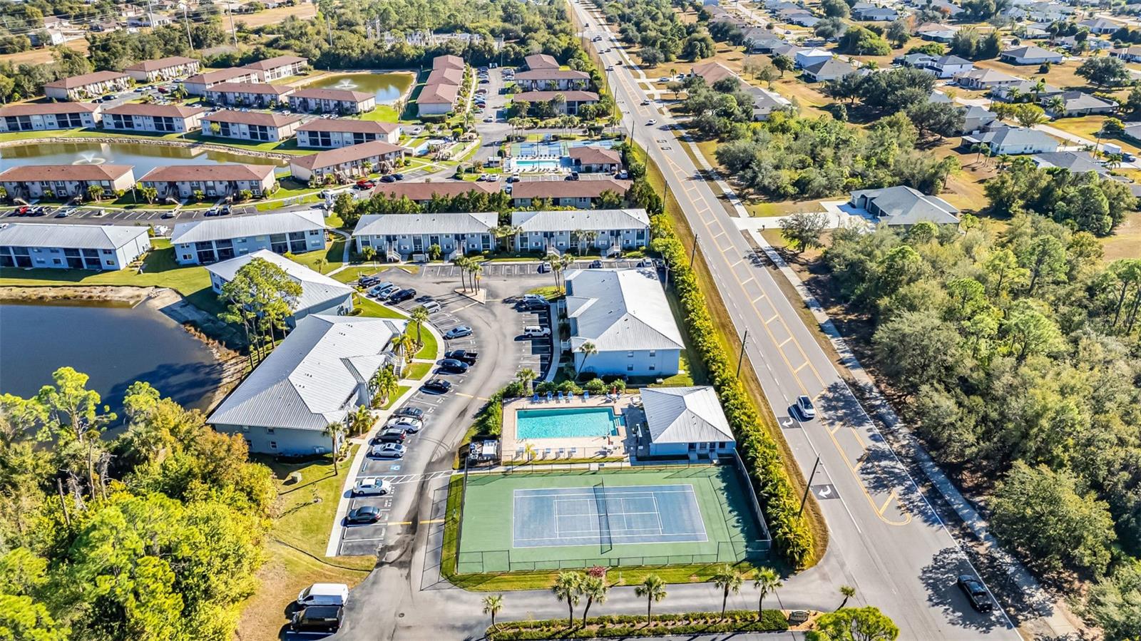 Image 28 of 30 For 25050 Sandhill Boulevard 5a2