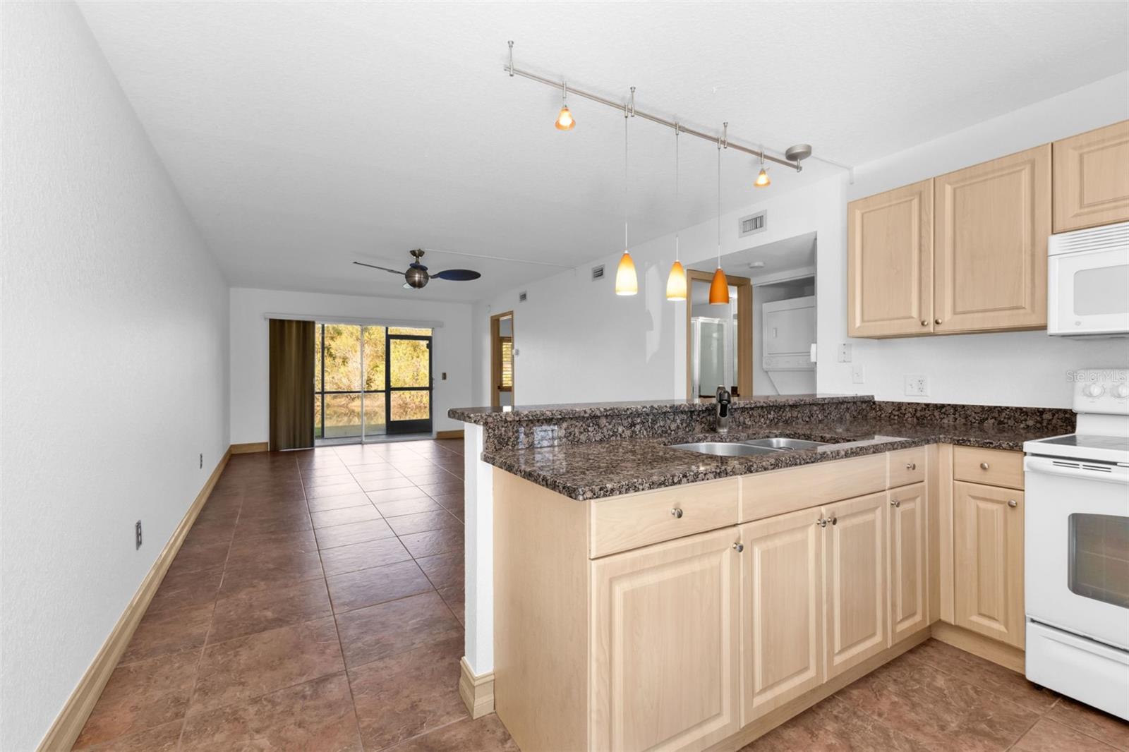 Image 9 of 30 For 25050 Sandhill Boulevard 5a2