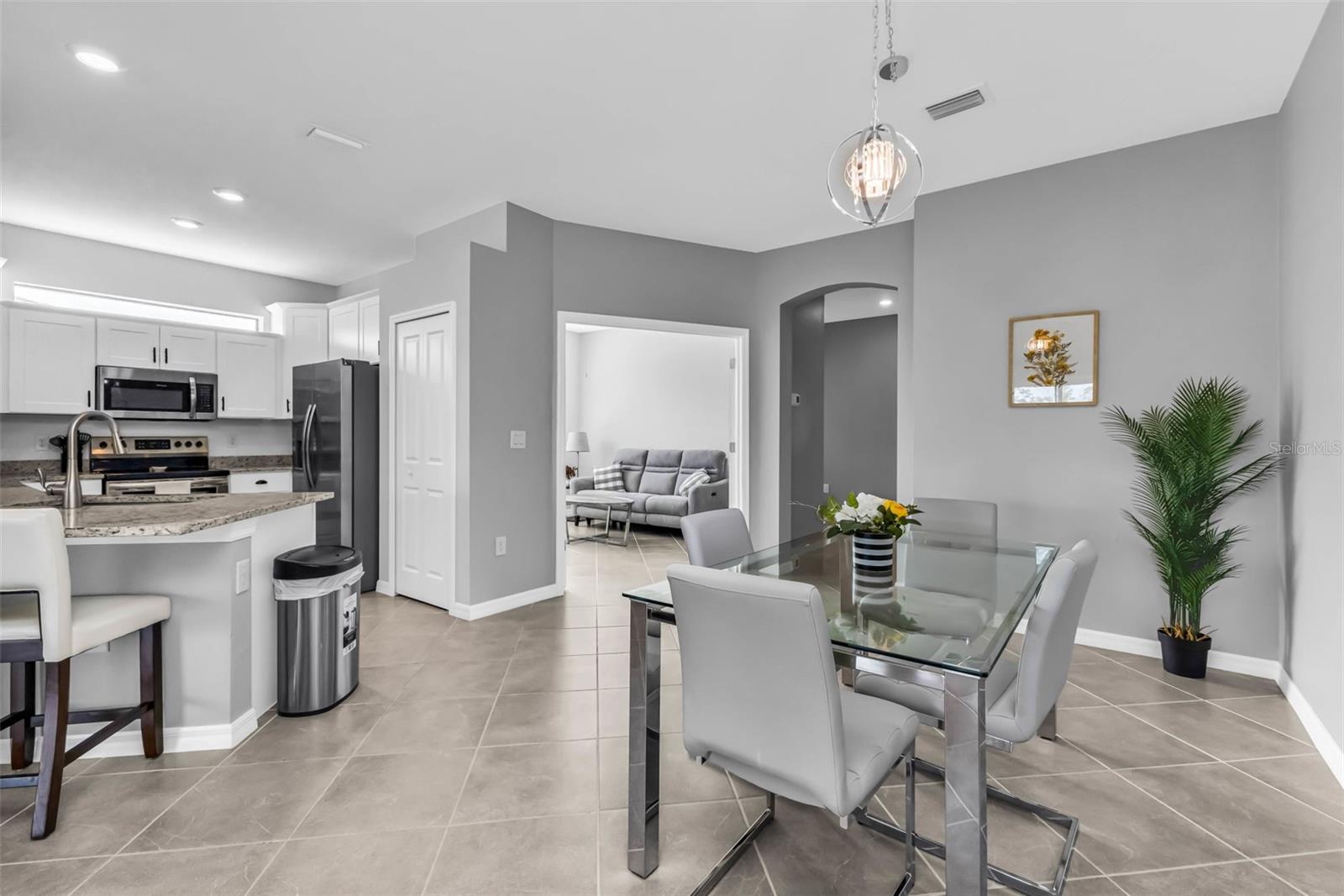 Image 14 of 58 For 2072 Mackerel Street