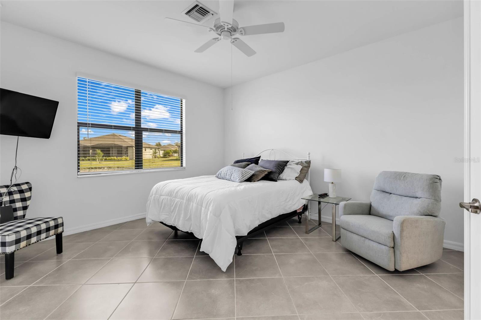 Image 24 of 58 For 2072 Mackerel Street