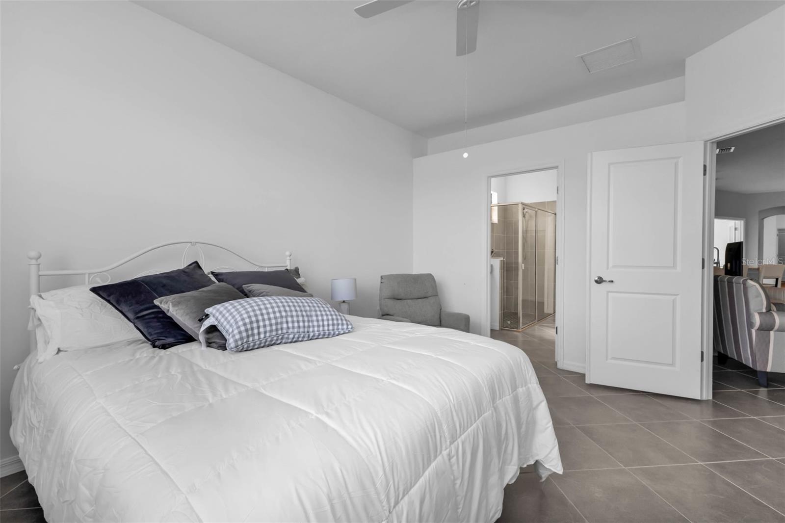 Image 26 of 58 For 2072 Mackerel Street