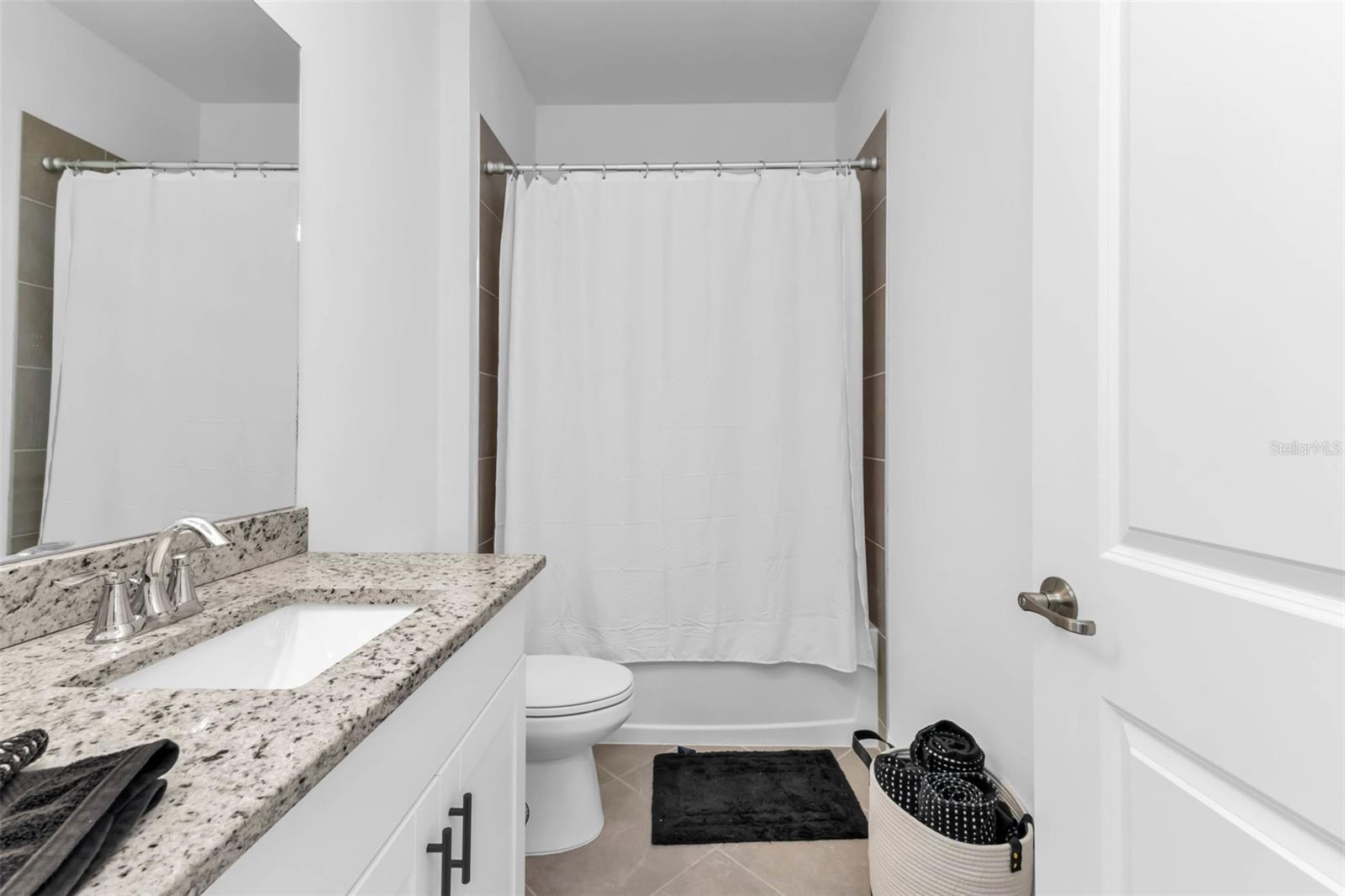 Image 34 of 58 For 2072 Mackerel Street