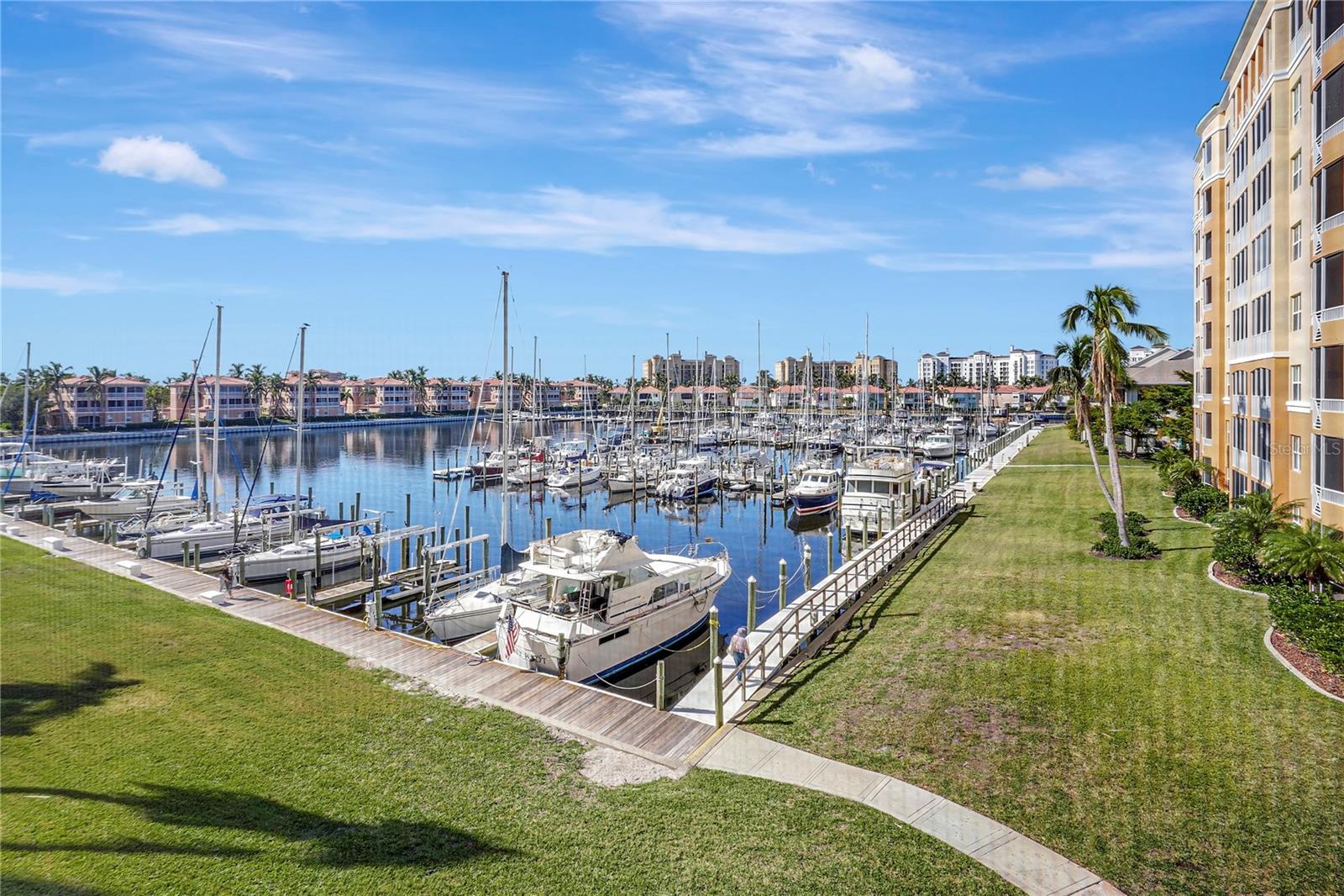 Image 23 of 38 For 2090 Matecumbe Key Road 1306