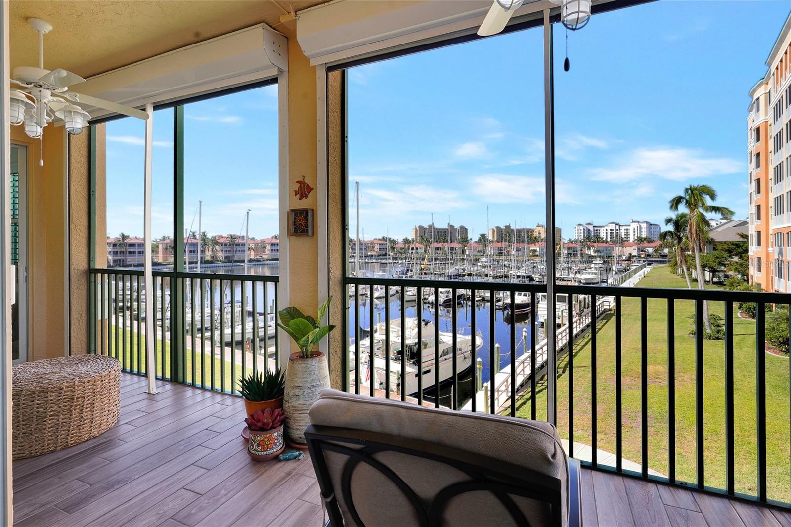 Image 24 of 38 For 2090 Matecumbe Key Road 1306