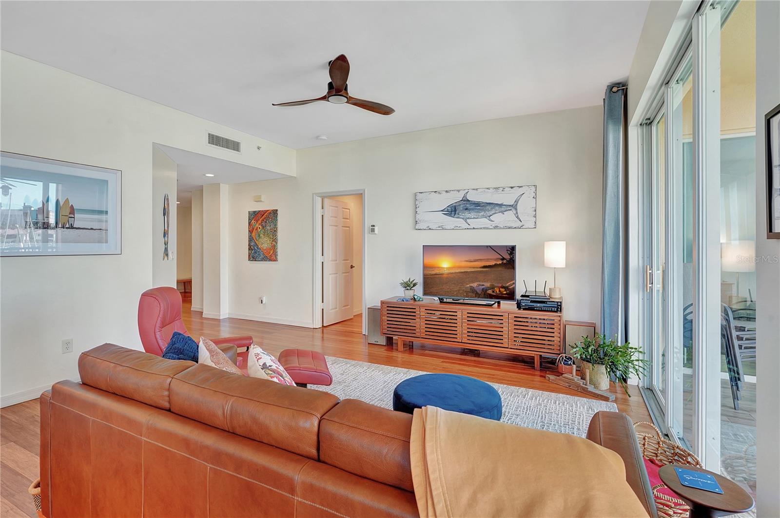 Image 30 of 38 For 2090 Matecumbe Key Road 1306