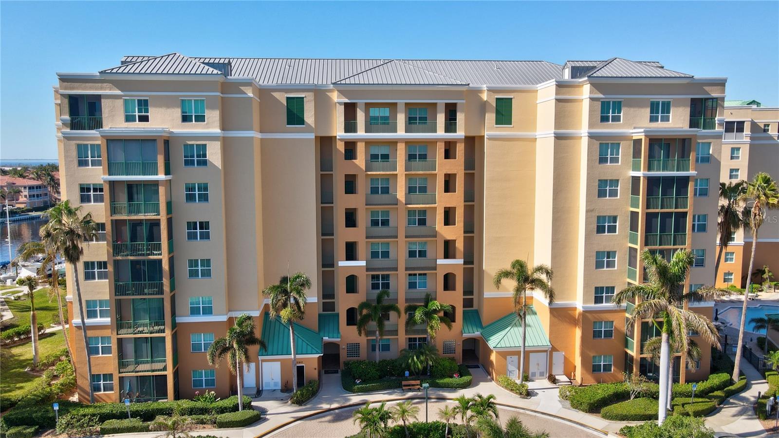 Image 32 of 38 For 2090 Matecumbe Key Road 1306