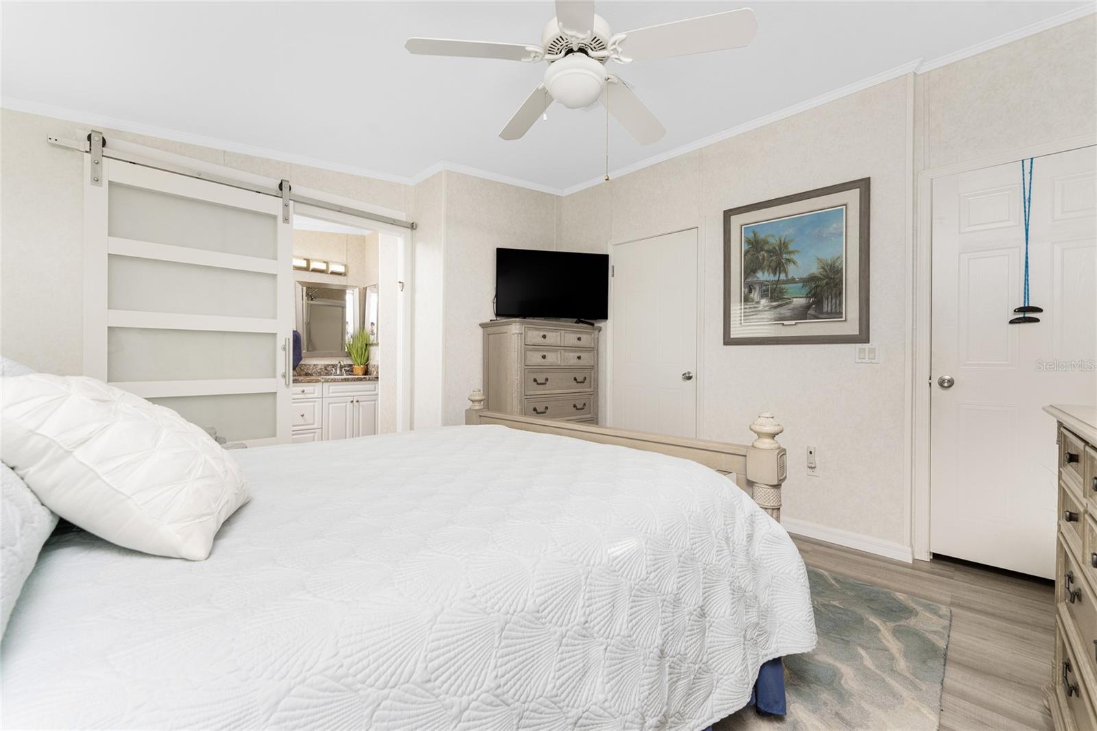 Image 31 of 78 For 1000 Kings Highway 262