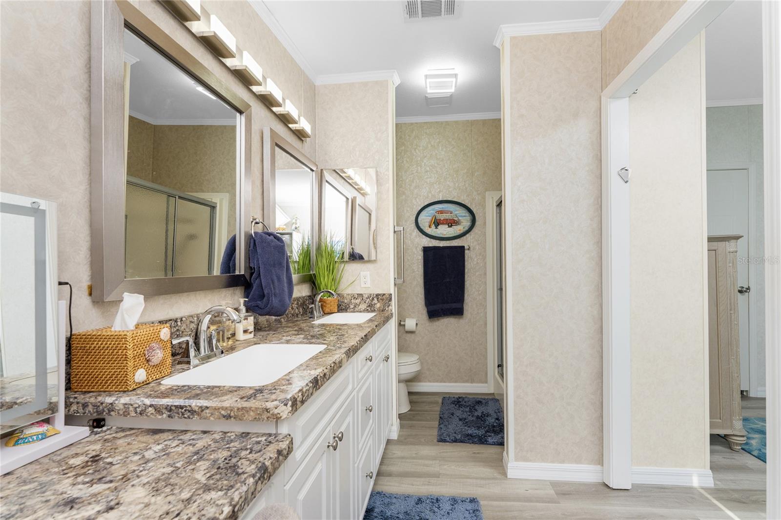 Image 34 of 78 For 1000 Kings Highway 262