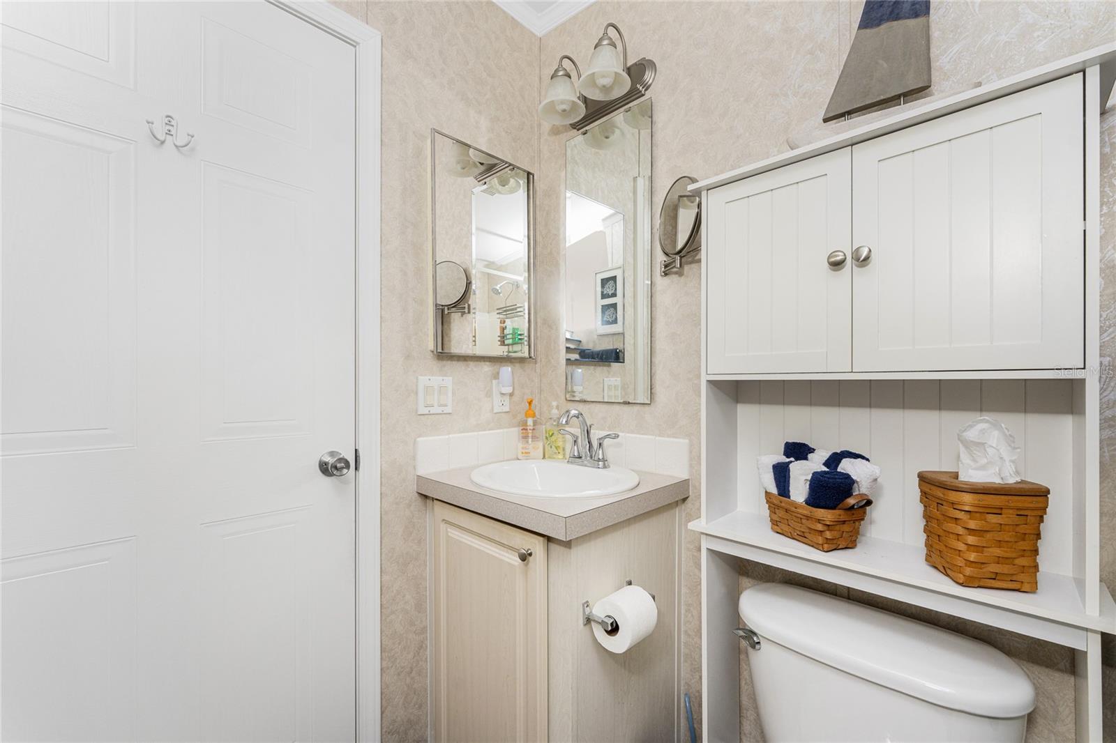 Image 38 of 78 For 1000 Kings Highway 262