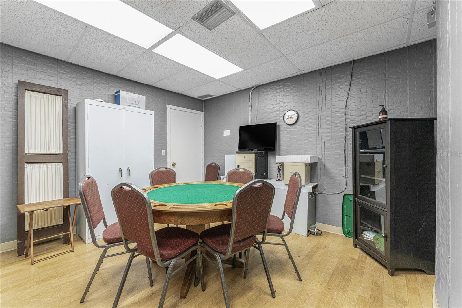 Image 67 of 78 For 1000 Kings Highway 262