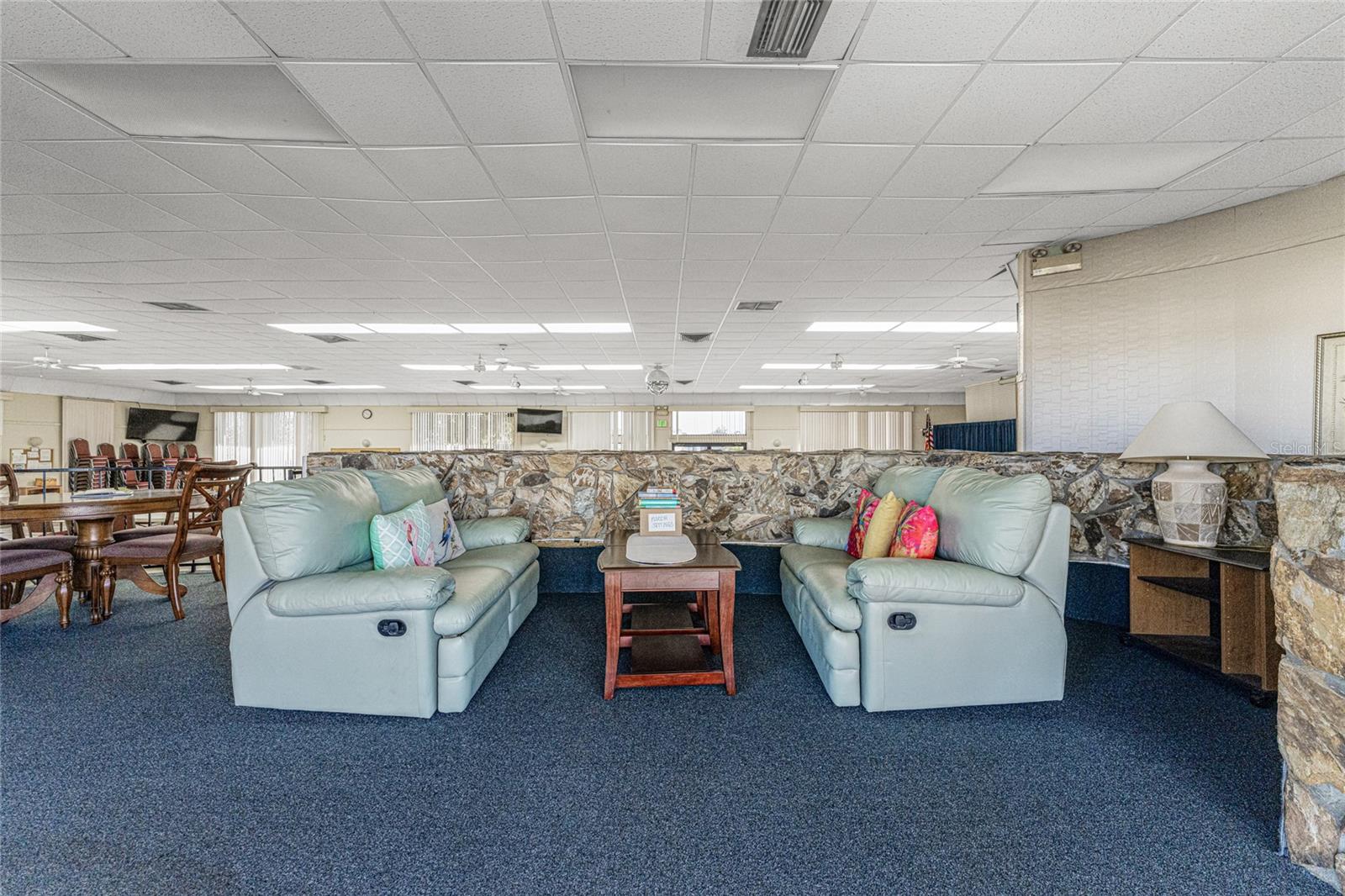 Image 72 of 78 For 1000 Kings Highway 262