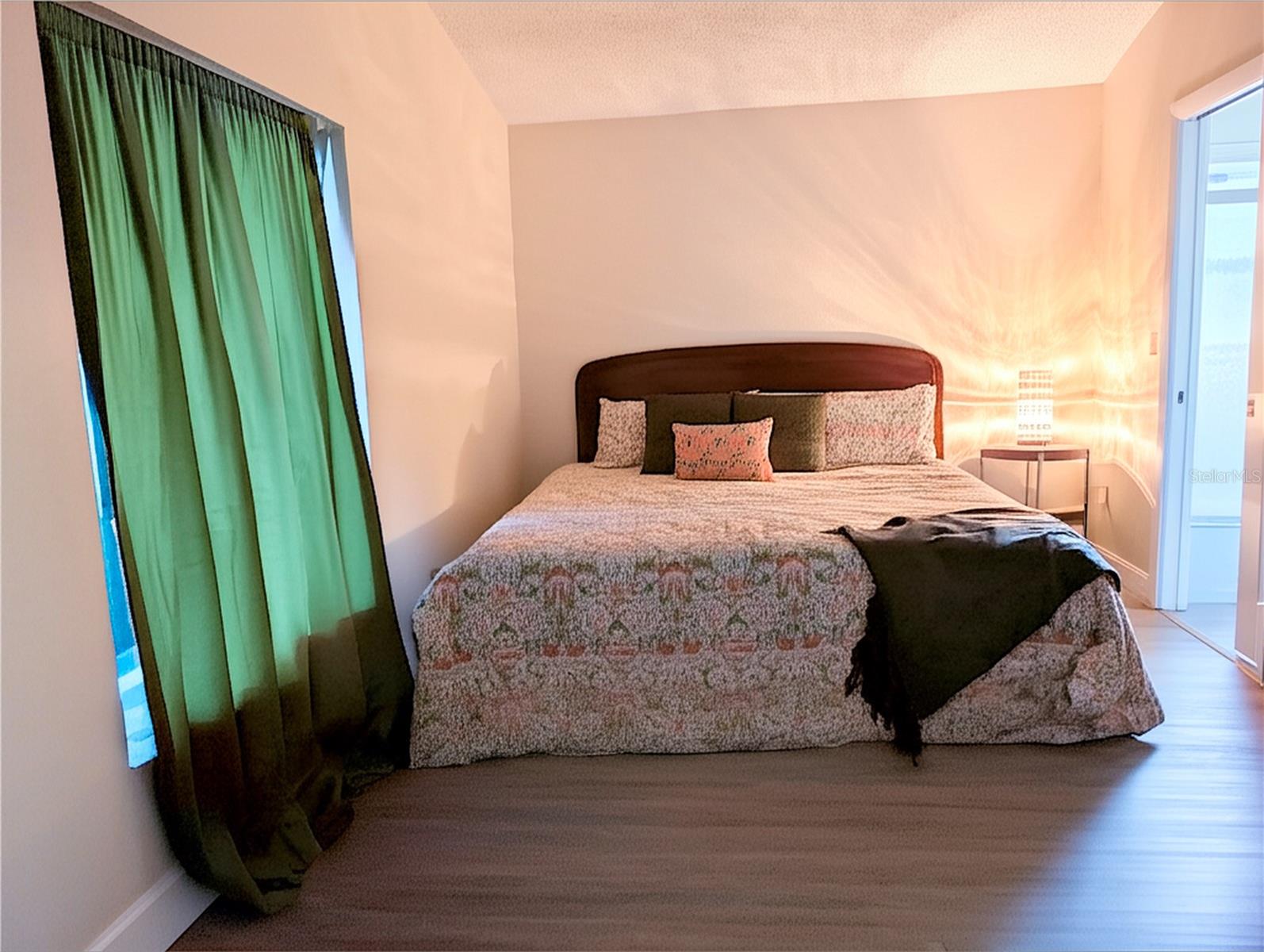 Image 12 of 33 For 349 Millport Street Nw