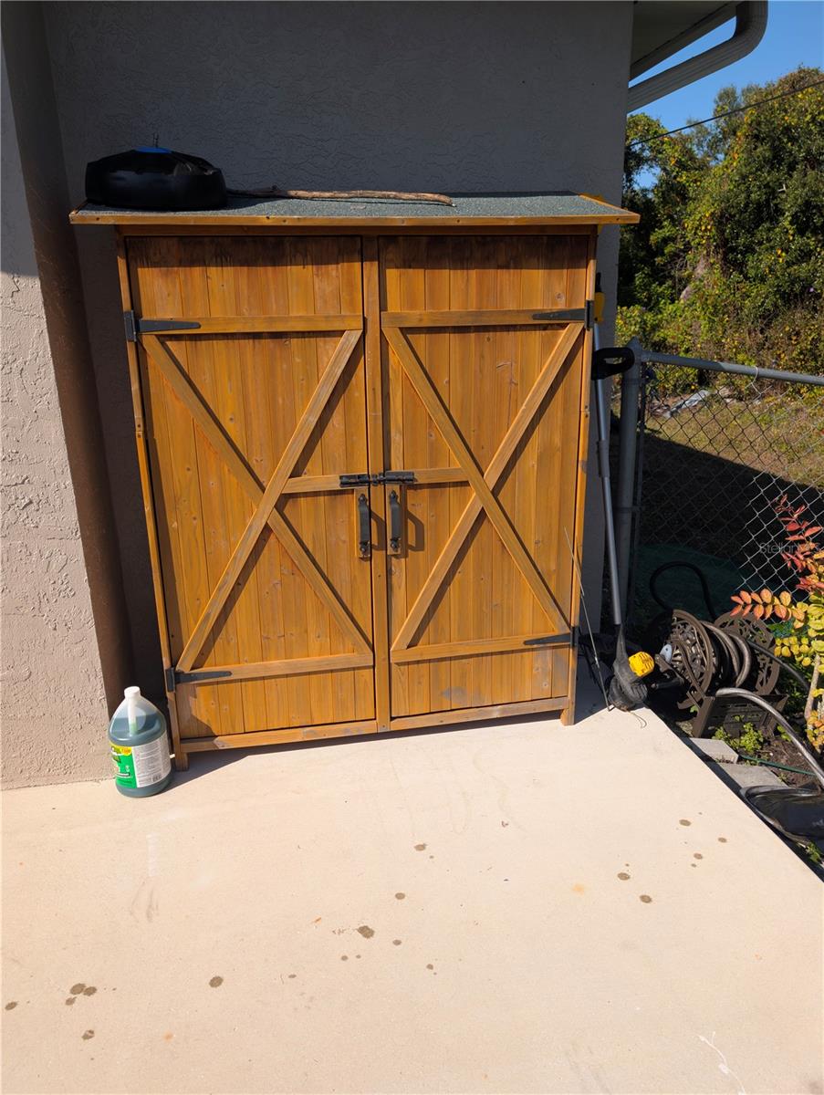 Image 13 of 33 For 349 Millport Street Nw