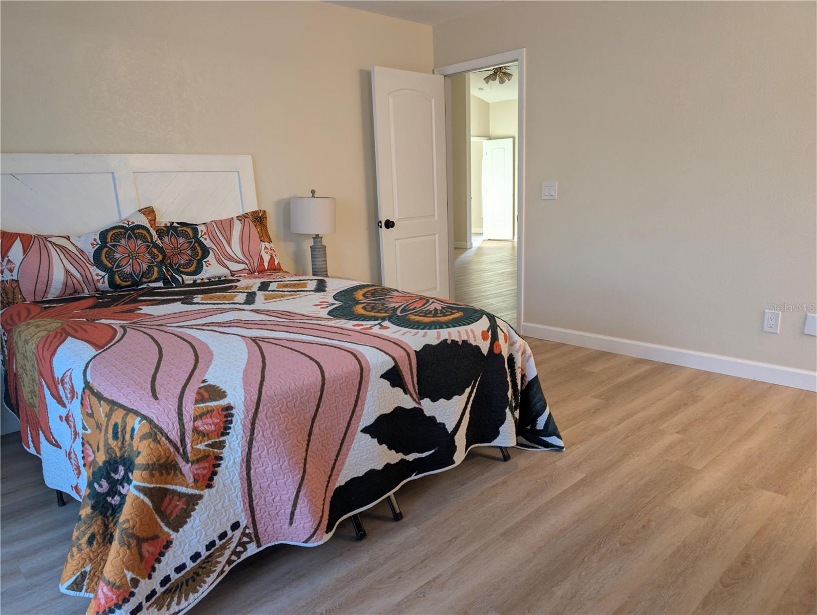 Image 7 of 33 For 349 Millport Street Nw