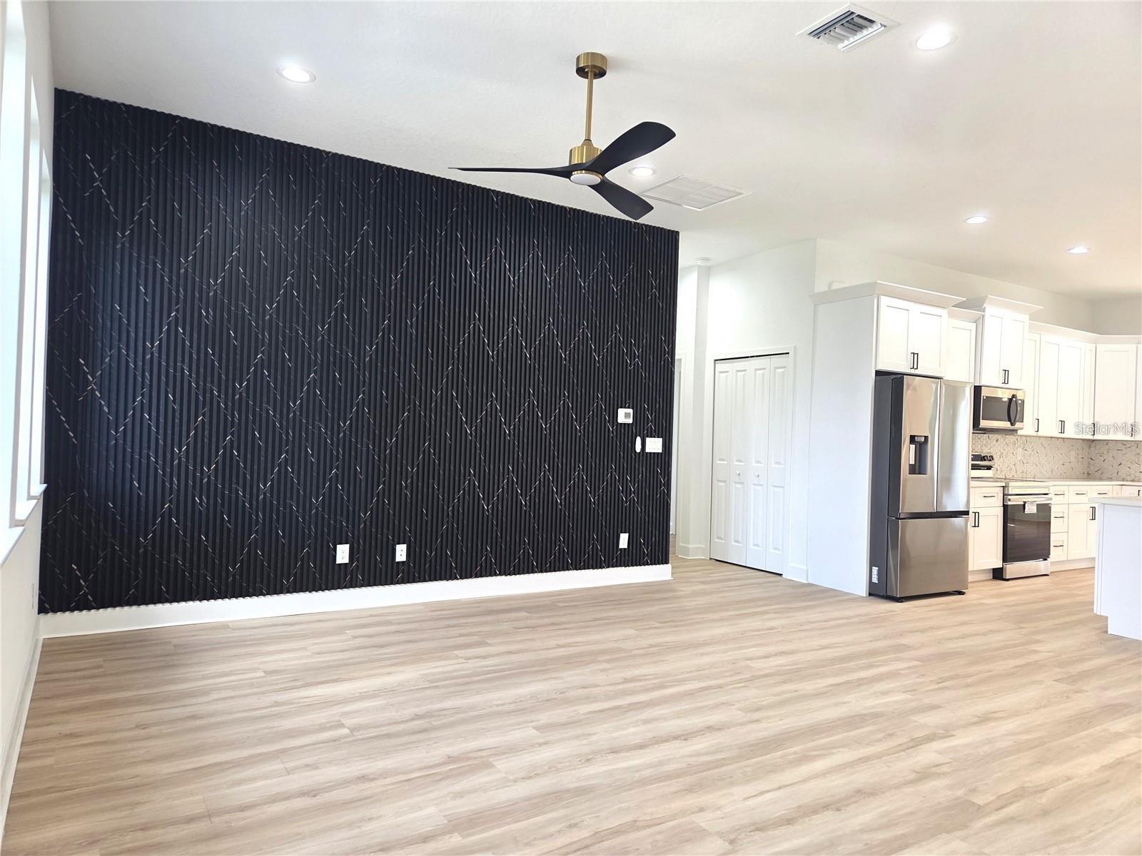 Image 3 of 8 For 17049 Hillsborough Boulevard