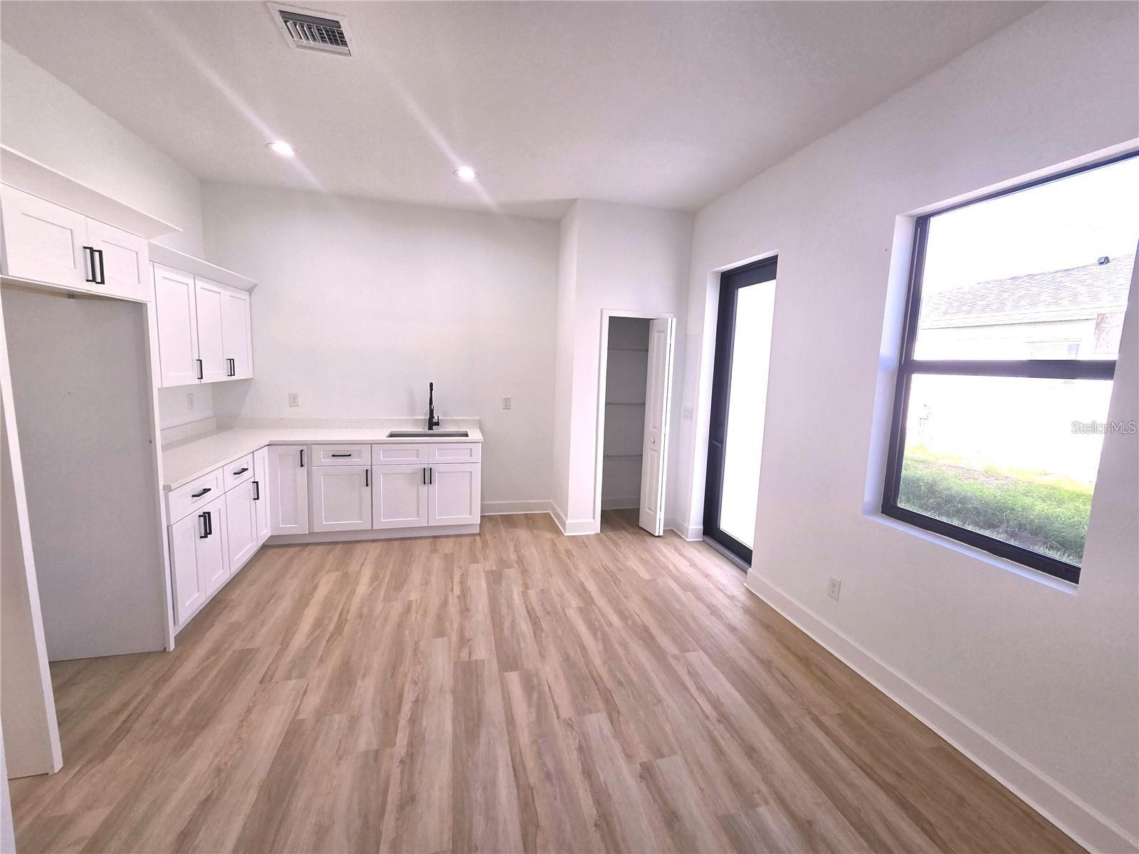 Image 6 of 8 For 17049 Hillsborough Boulevard