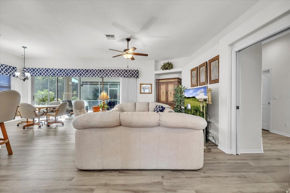 Image 11 of 76 For 26241 Feathersound Drive