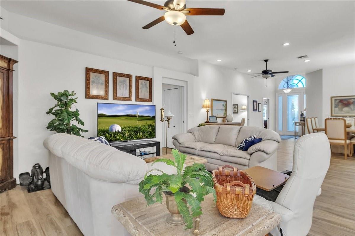 Image 13 of 76 For 26241 Feathersound Drive