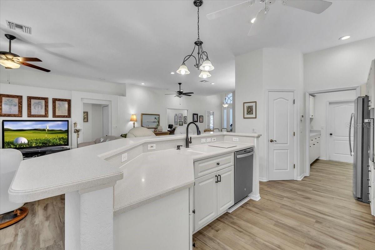 Image 19 of 76 For 26241 Feathersound Drive