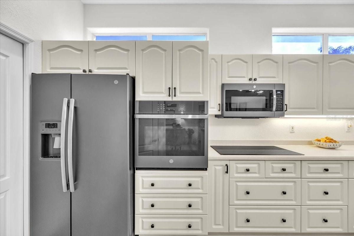 Image 23 of 76 For 26241 Feathersound Drive