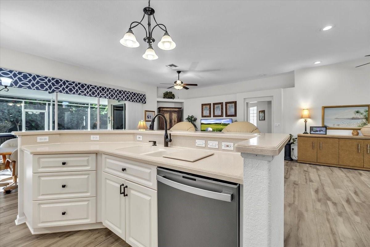 Image 24 of 76 For 26241 Feathersound Drive