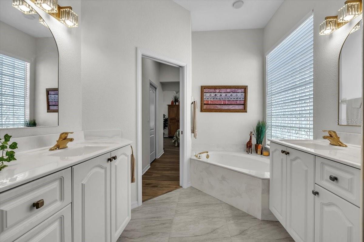 Image 38 of 76 For 26241 Feathersound Drive