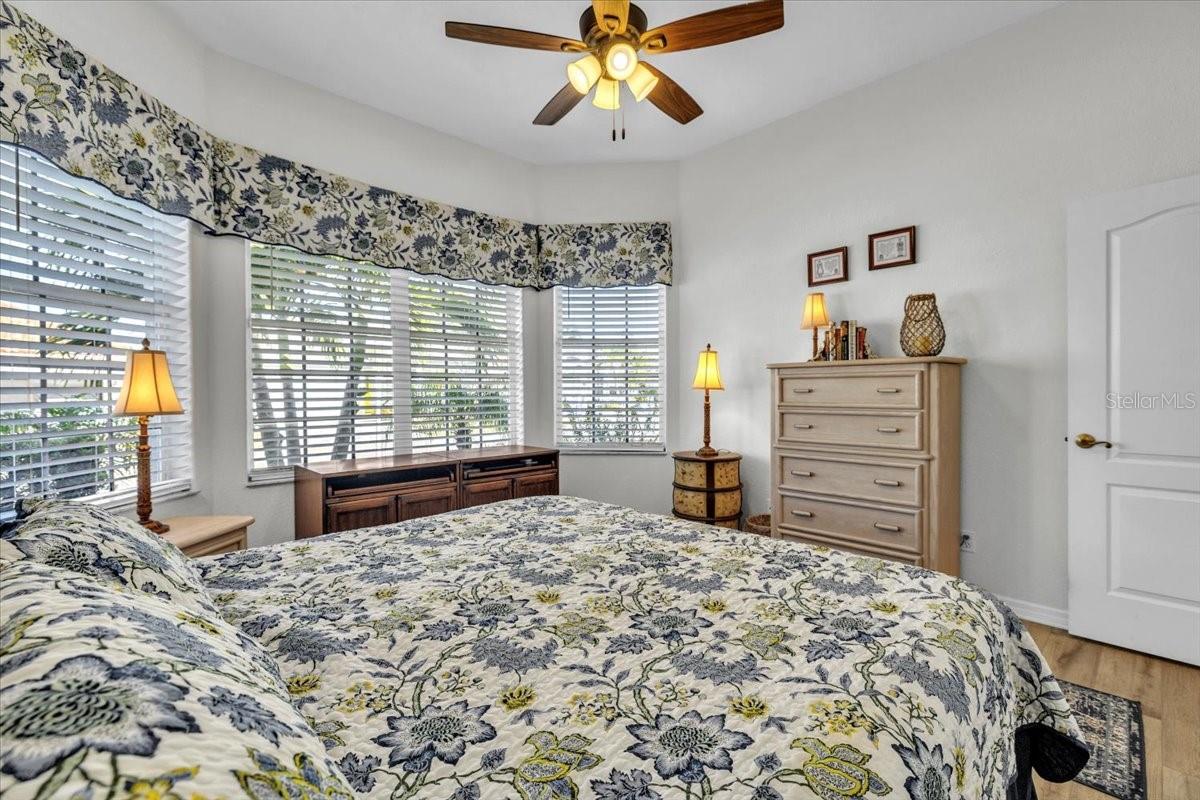 Image 44 of 76 For 26241 Feathersound Drive