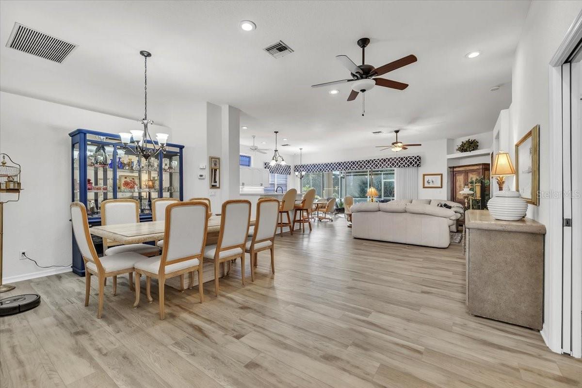 Image 9 of 76 For 26241 Feathersound Drive