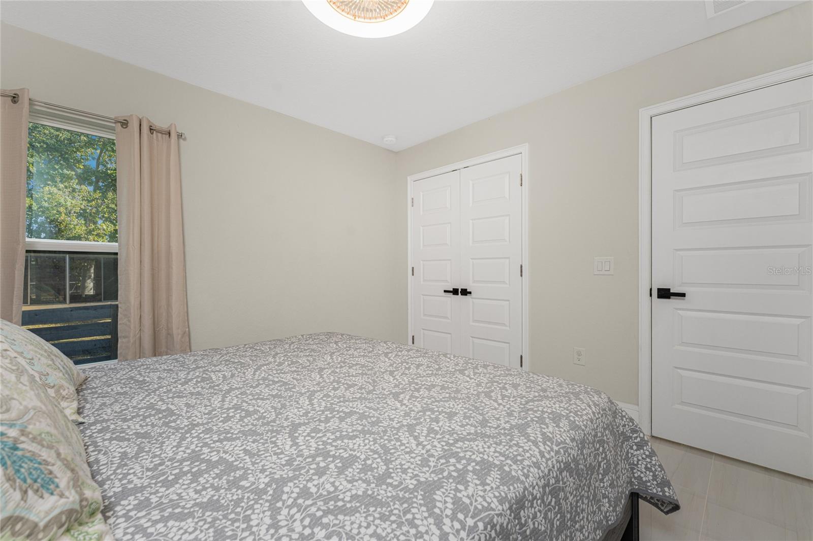 Image 21 of 43 For 22497 Vale Avenue