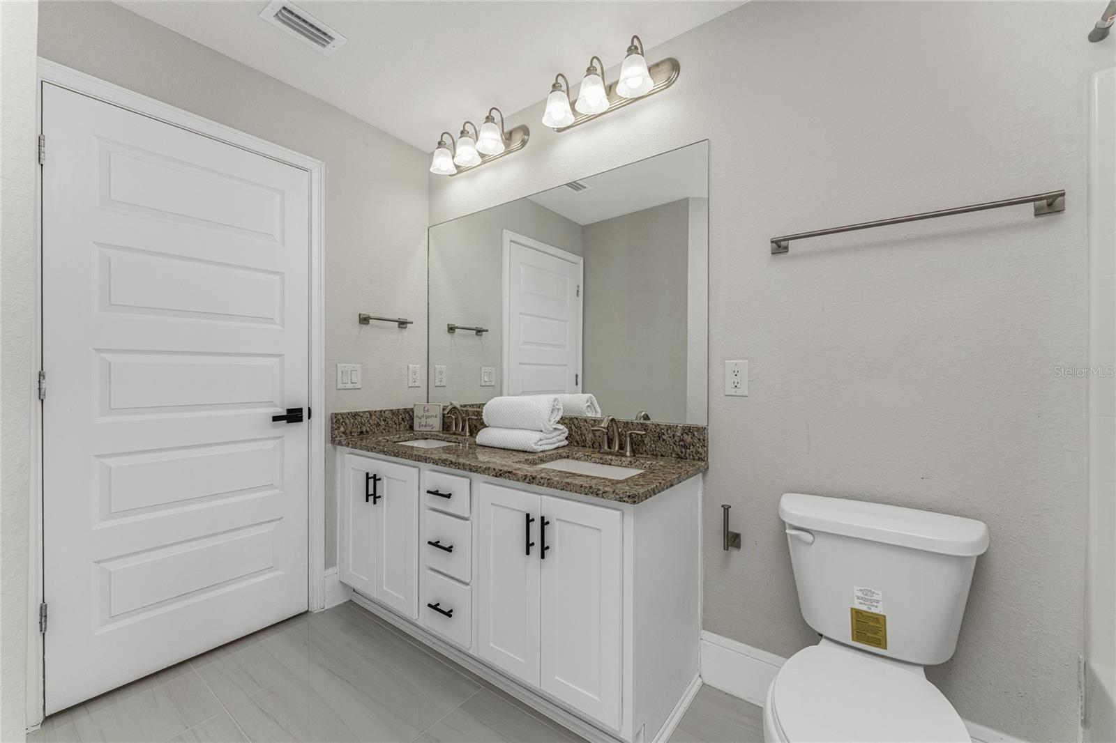 Image 24 of 43 For 22497 Vale Avenue