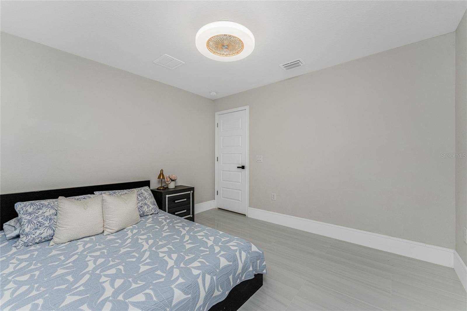 Image 27 of 43 For 22497 Vale Avenue