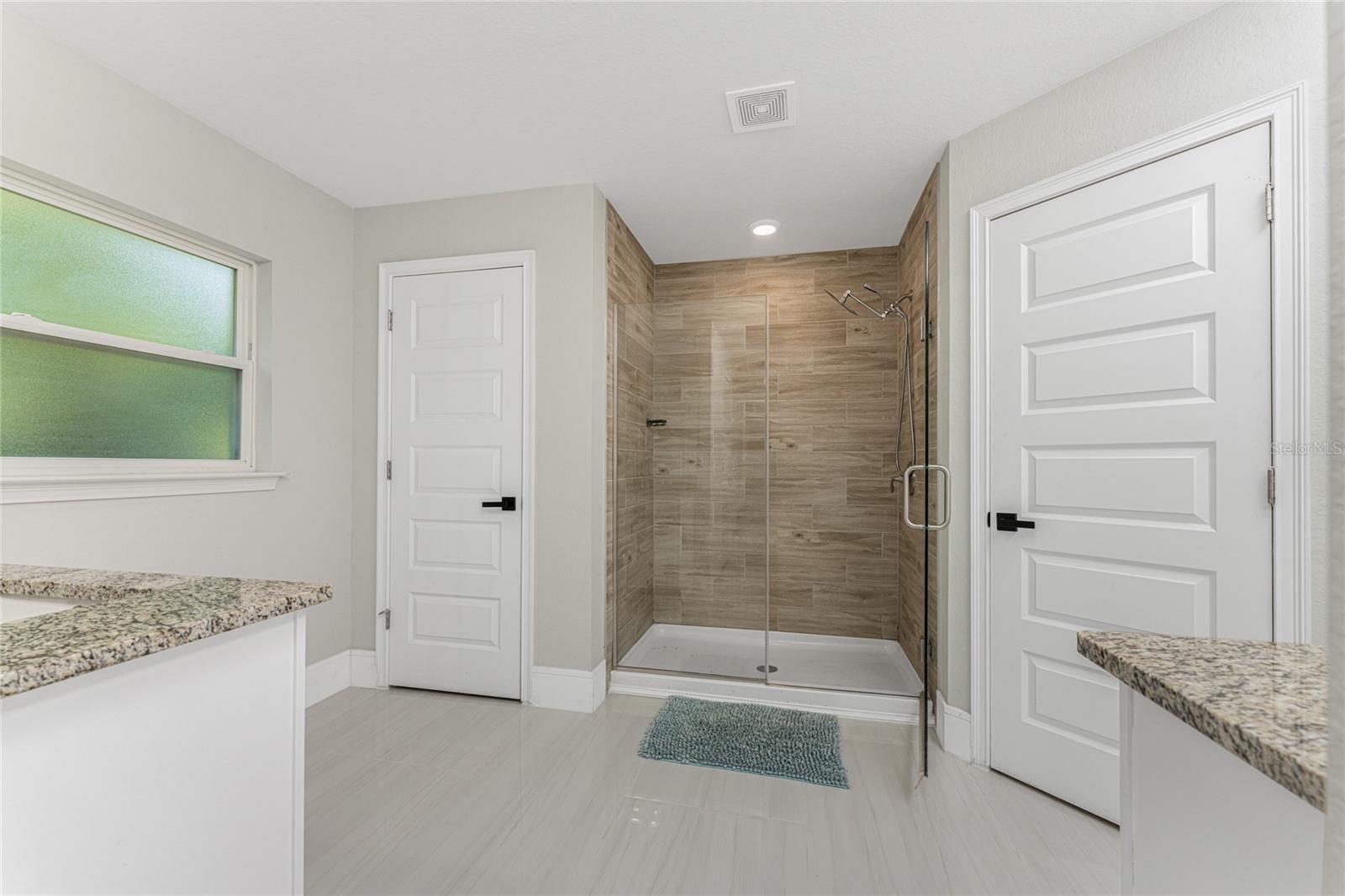 Image 33 of 43 For 22497 Vale Avenue