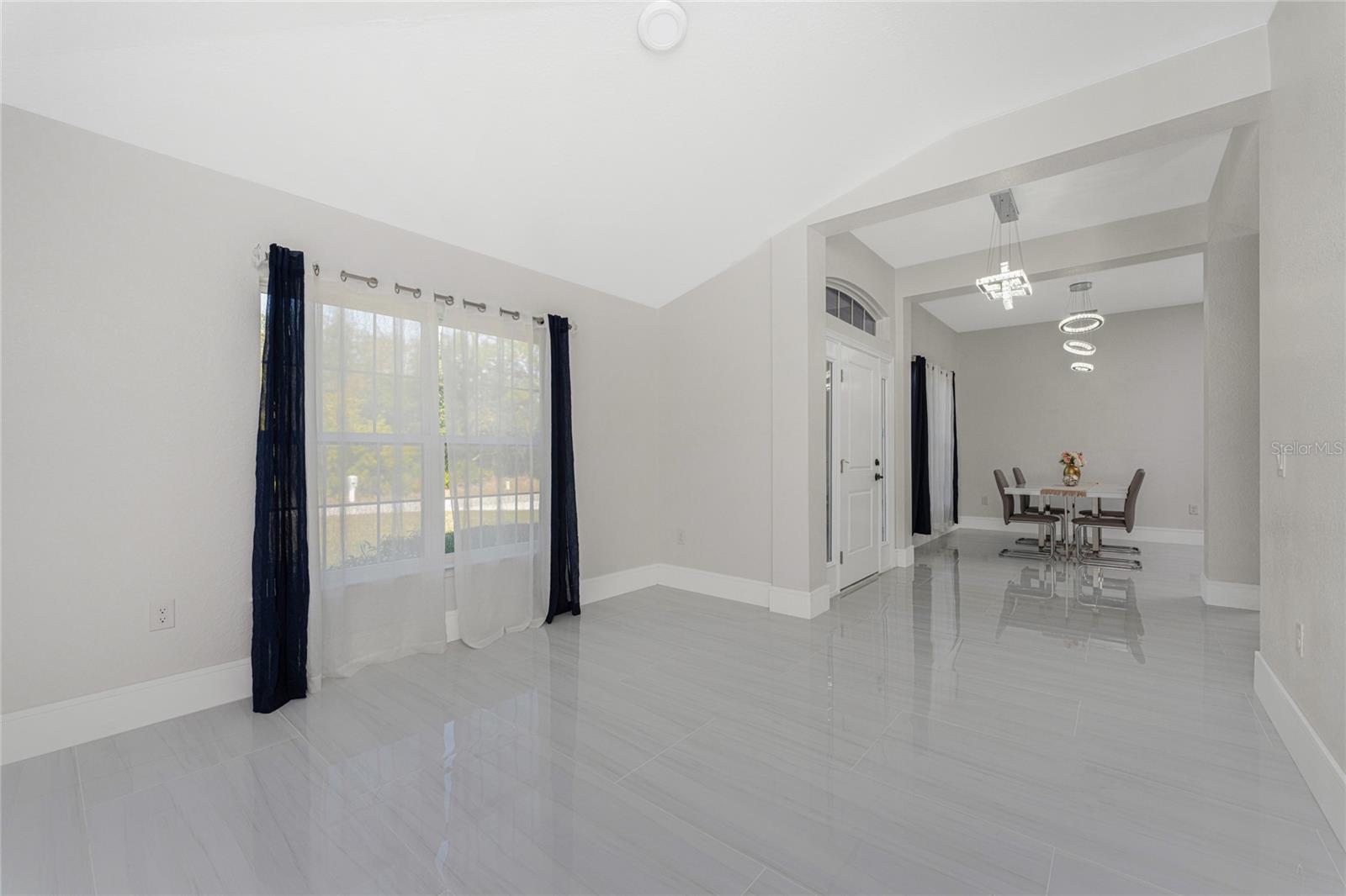 Image 5 of 43 For 22497 Vale Avenue