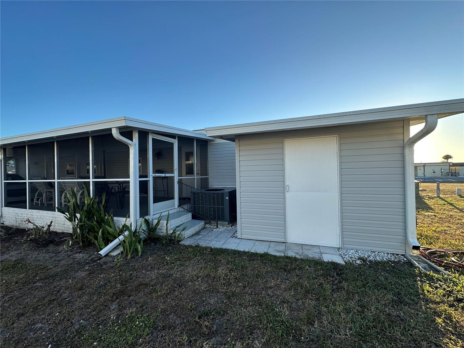 Image 21 of 47 For 5409 Holiday Park Boulevard