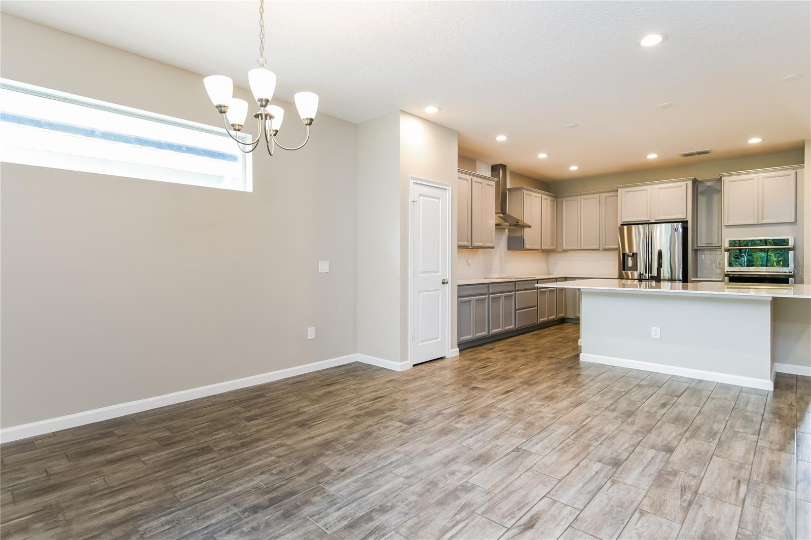 Image 6 of 15 For 1073 Hendon Loop